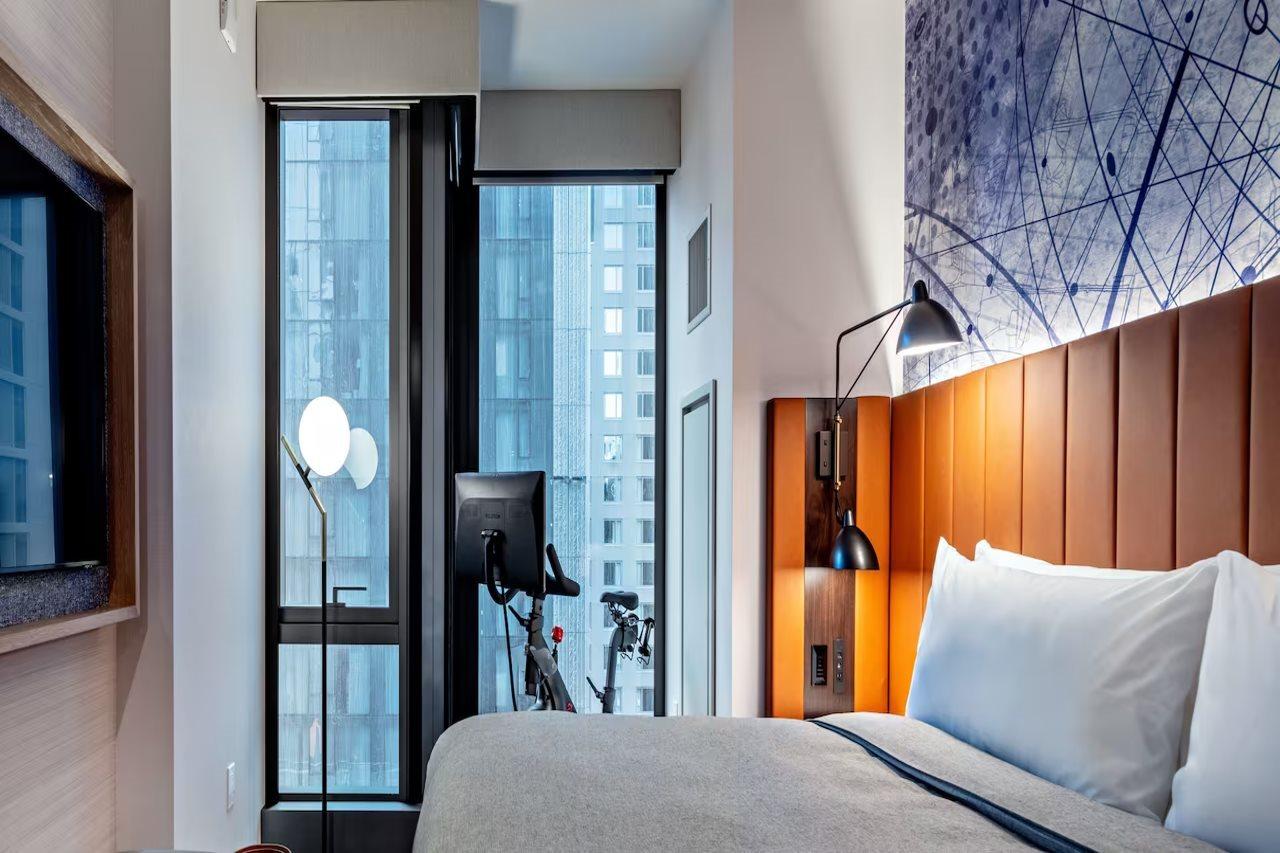 Doubletree Suites By Hilton Nyc - Times Square Нью-Йорк Экстерьер фото