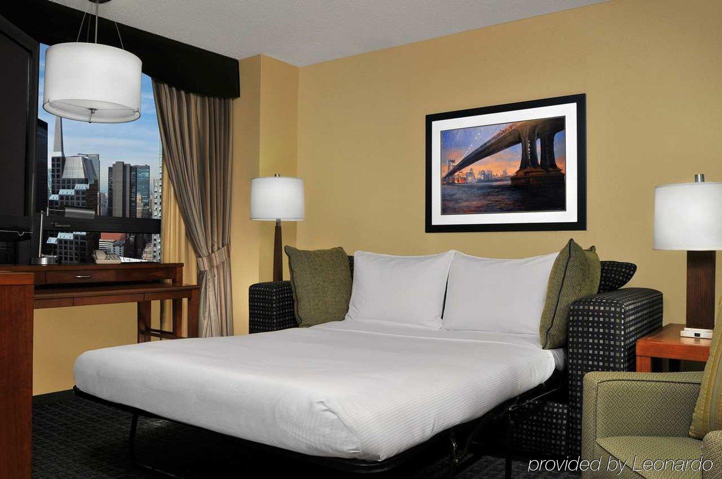 Doubletree Suites By Hilton Nyc - Times Square Нью-Йорк Номер фото